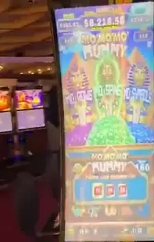 Mo Mo Mo Mummy title and game screen on a Celebrity Eclipse cabinet