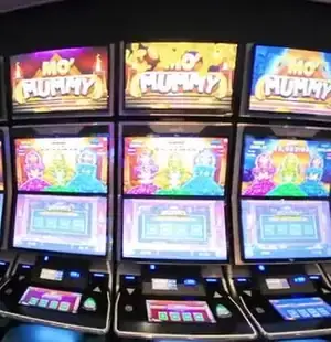Mo' Mummy titles on a bank of Celebrity Beyond slot cabinets