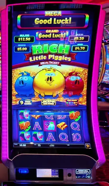 Rich Little Piggies Meal Ticket cabinets in the Freedom of the Seas walkthrough.