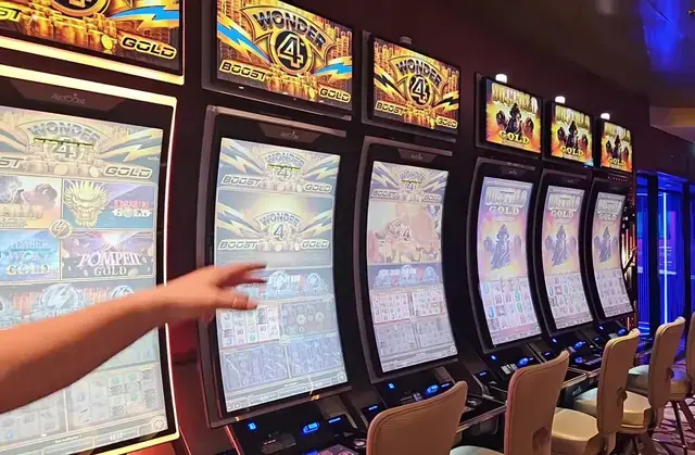 Wonder 4 Boost Gold, Buffalo Gold Collection cabinets in the Icon of the Seas walkthrough.