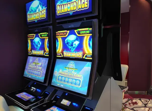 Diamond Age: Majestic Stone, Diamond Age: Pharaoh’s Gems cabinets in the Legend of the Seas walkthrough.