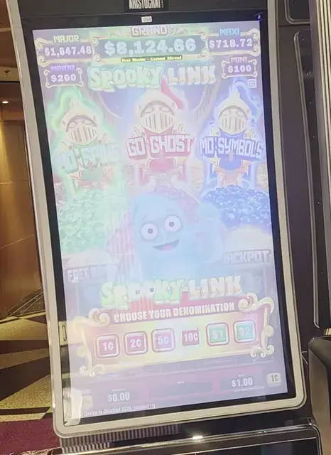 Spooky Link cabinets in the Radiance of the Seas walkthrough.