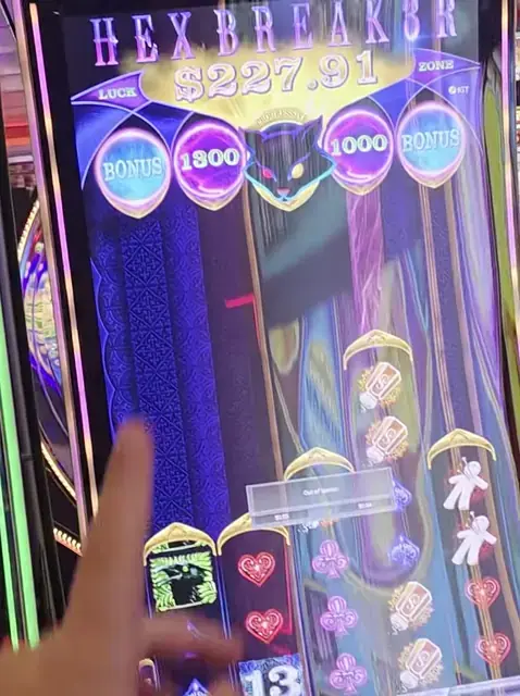 Hexbreaker 3 cabinets in the Freedom of the Seas walkthrough.