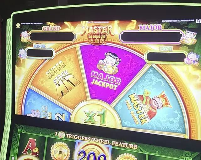 Master Da Dang Jia cabinets in the Freedom of the Seas walkthrough.