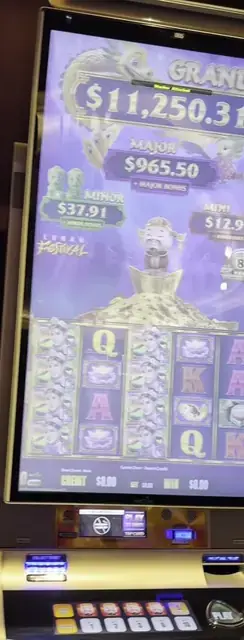 88 Fortunes cabinets in the Spectrum of the Seas walkthrough.