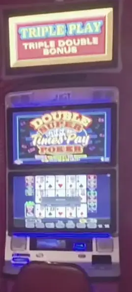 Double Double Bonus Twin Pay Poker cabinets in the Allure of the Seas walkthrough.