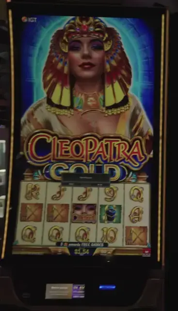 Cleopatra Gold cabinets in the Serenade of the Seas walkthrough.
