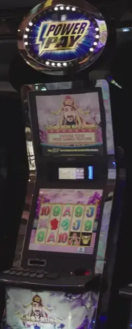 Choy Sun Doa cabinets in the Serenade of the Seas walkthrough.