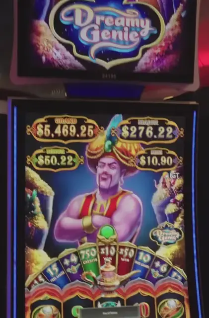 Dreamy Genie cabinets in the Serenade of the Seas walkthrough.