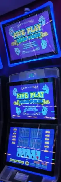 Five Play Draw Poker cabinets in the Oasis of the Seas walkthrough.