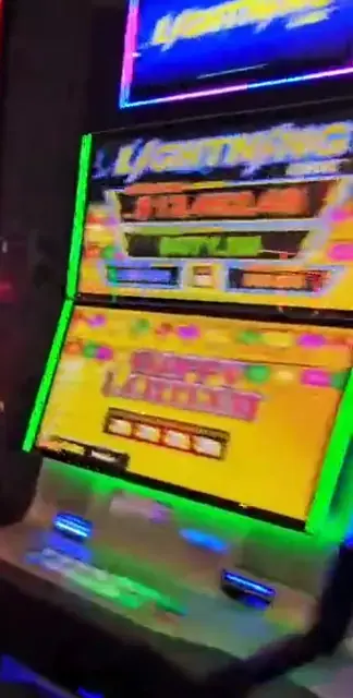 Lightning Link cabinets in the Oasis of the Seas walkthrough.