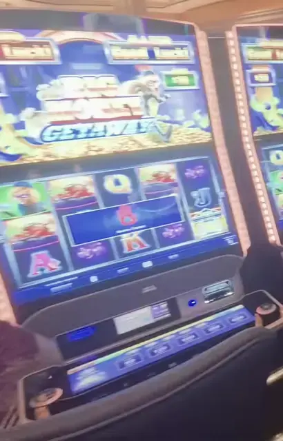 Big Money Getaway cabinets in the Harmony of the Seas walkthrough.