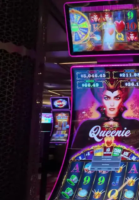 Queenie cabinet in the Wonder of the Seas casino walkthrough.