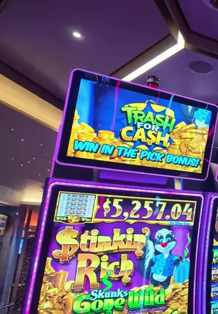 Trash for Cash cabinet in the Wonder of the Seas casino walkthrough.