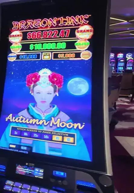 Dragon Link: Autumn Moon cabinet in the Wonder of the Seas casino walkthrough.