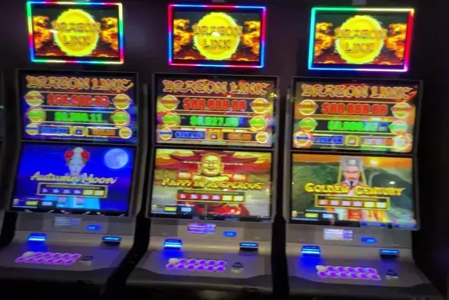Dragon Link: Autumn Moon, Dragon Link: Happy & Prosperous, Dragon Link: Golden Century cabinets in the Quantum of the Seas walkthrough.